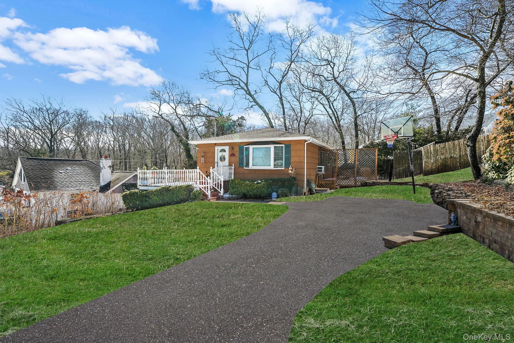 6 Hillside Road, Sound Beach, NY 11789