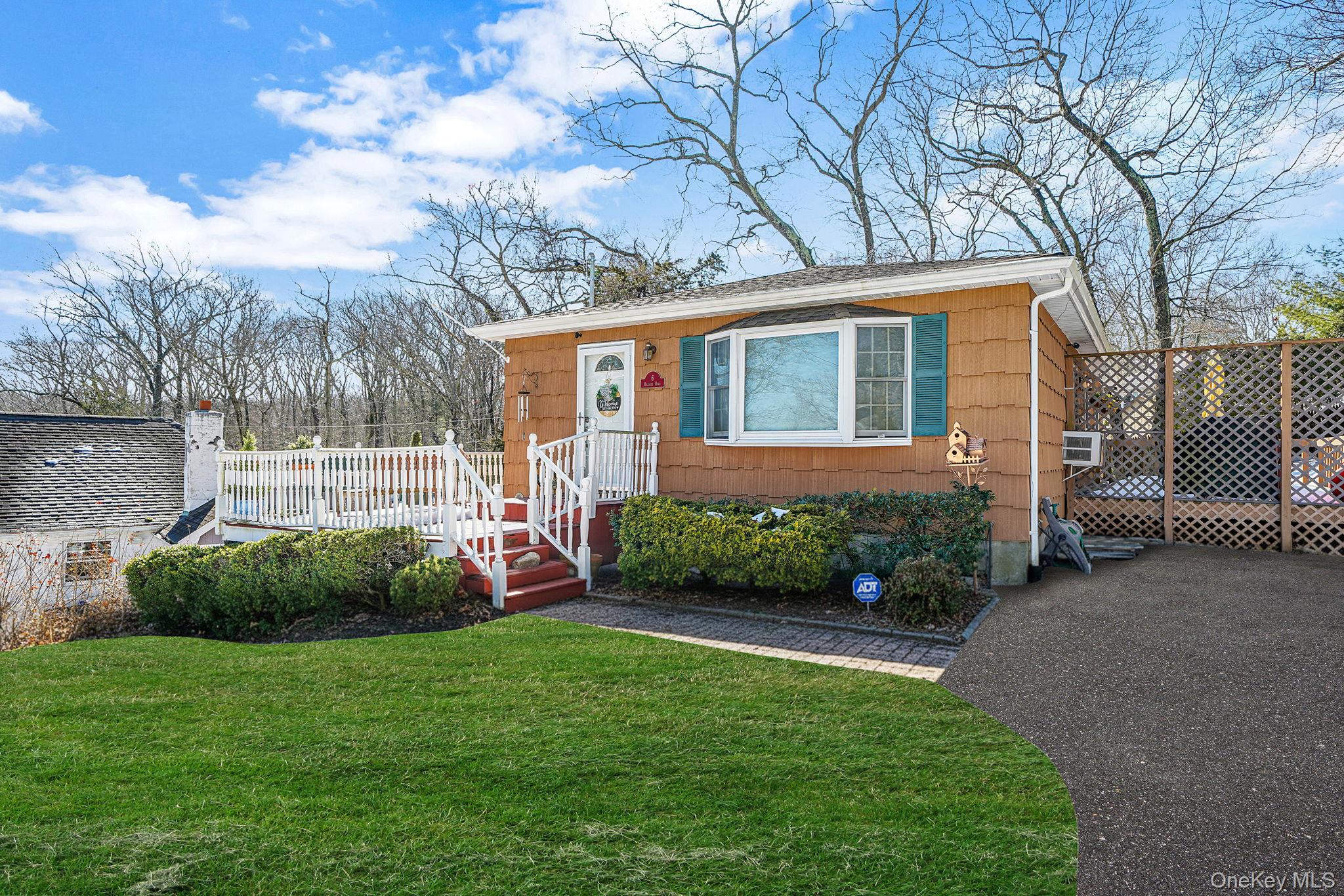 6 Hillside Road, Sound Beach, NY 11789