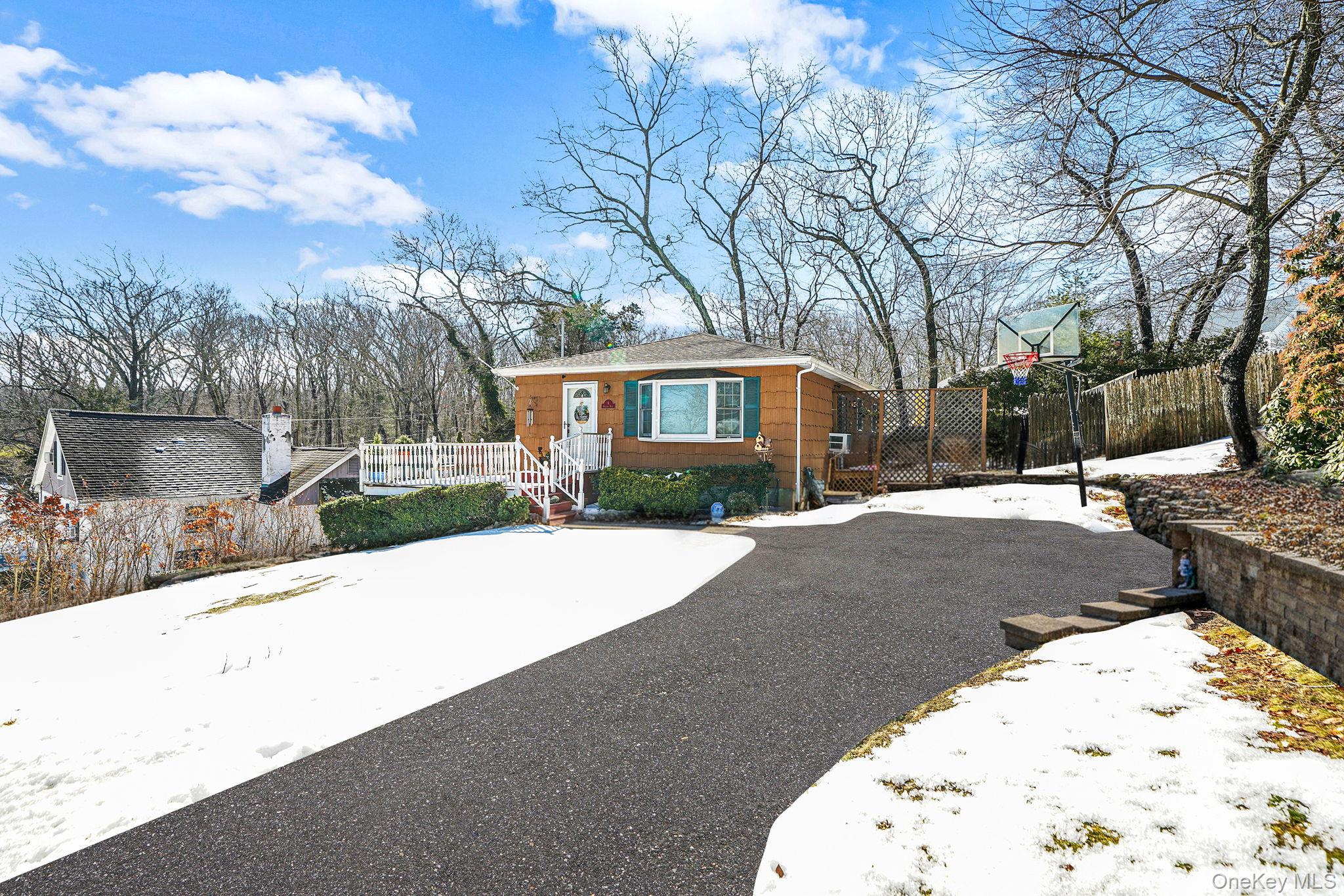 6 Hillside Road, Sound Beach, NY 11789