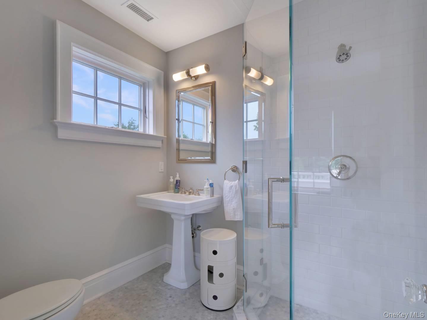 7 Ocean Avenue, Quogue, NY 11959