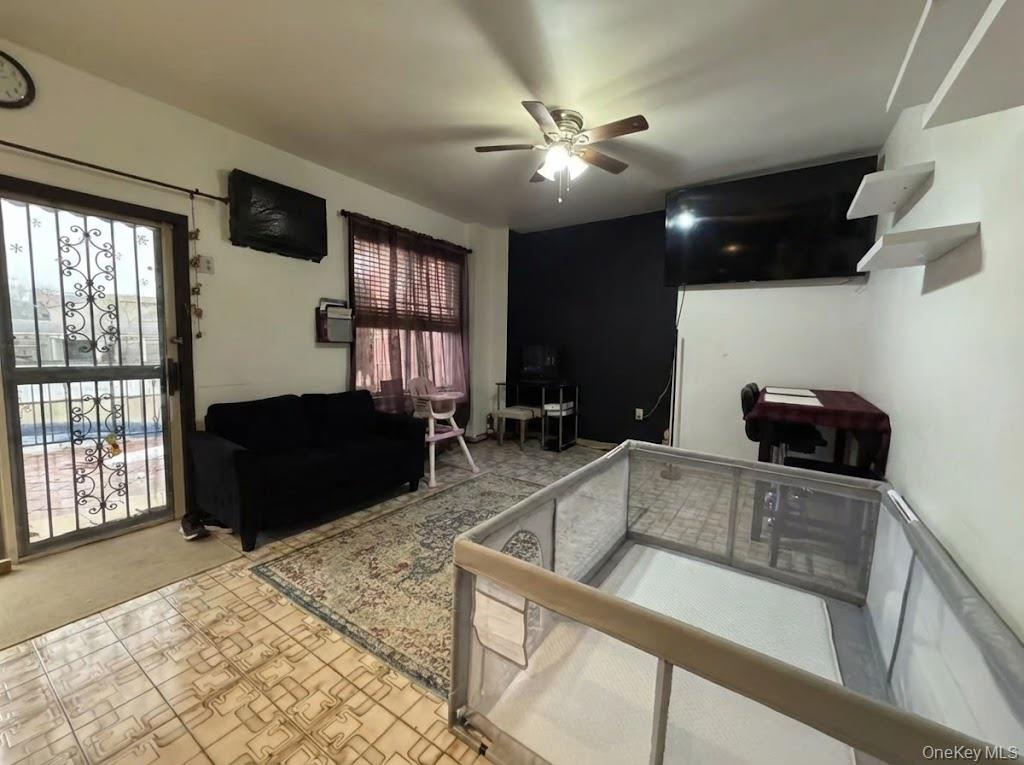 60-59 69th Street, Maspeth, NY 11378