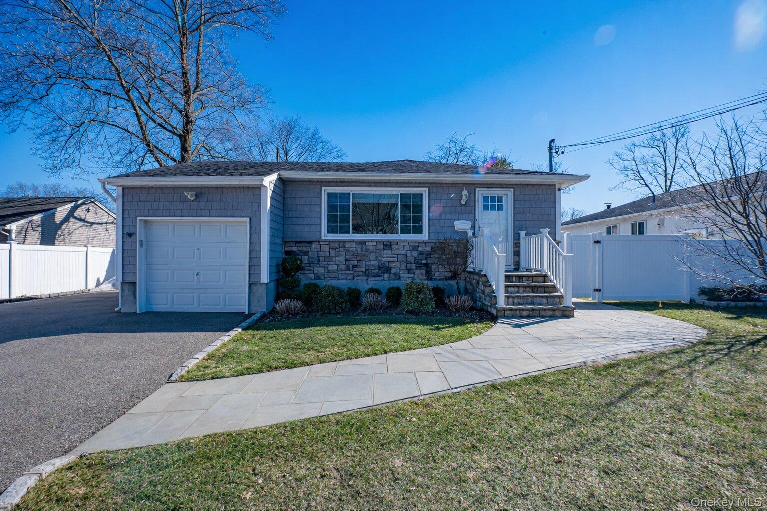 2002 City Avenue, Merrick, NY 11566