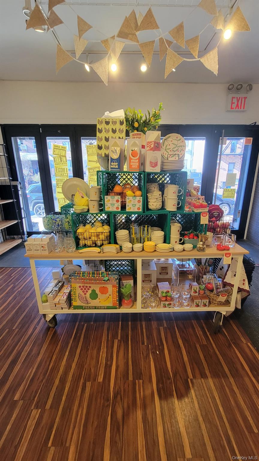 3215 33 Street, Astoria, NY 11106