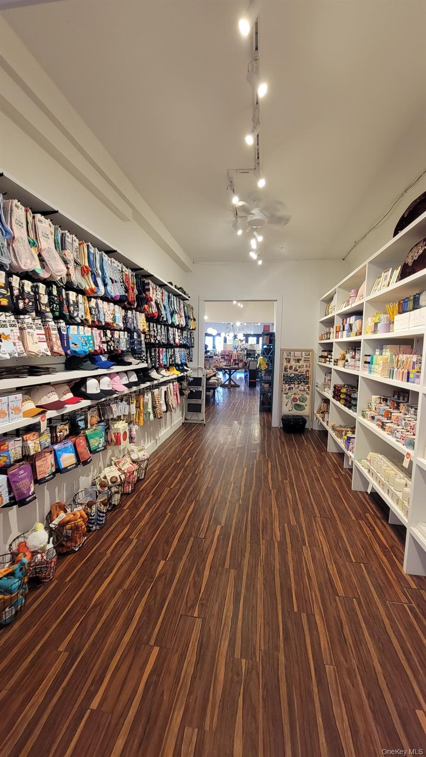 3215 33 Street, Astoria, NY 11106