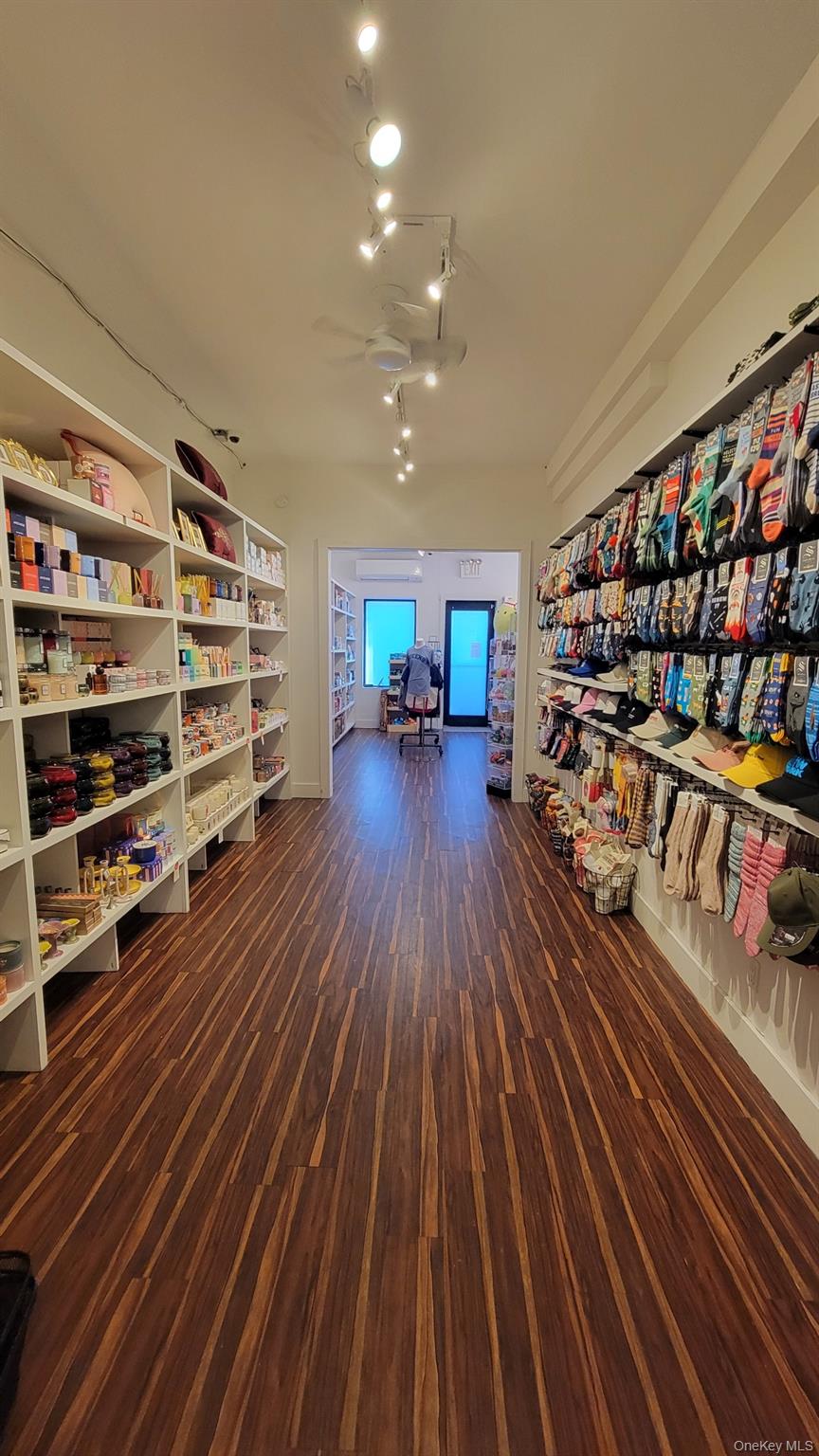 3215 33 Street, Astoria, NY 11106