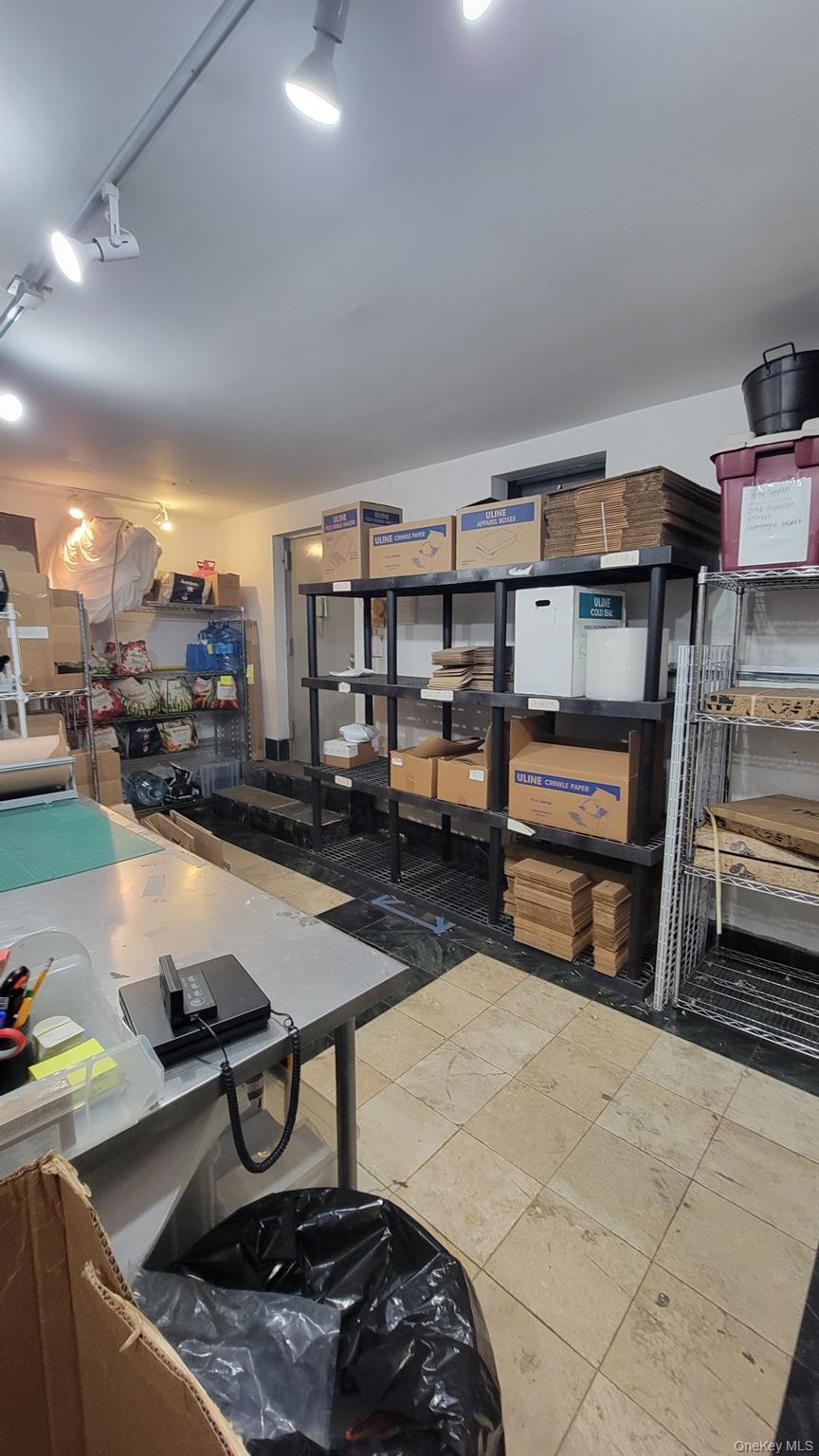 3215 33 Street, Astoria, NY 11106