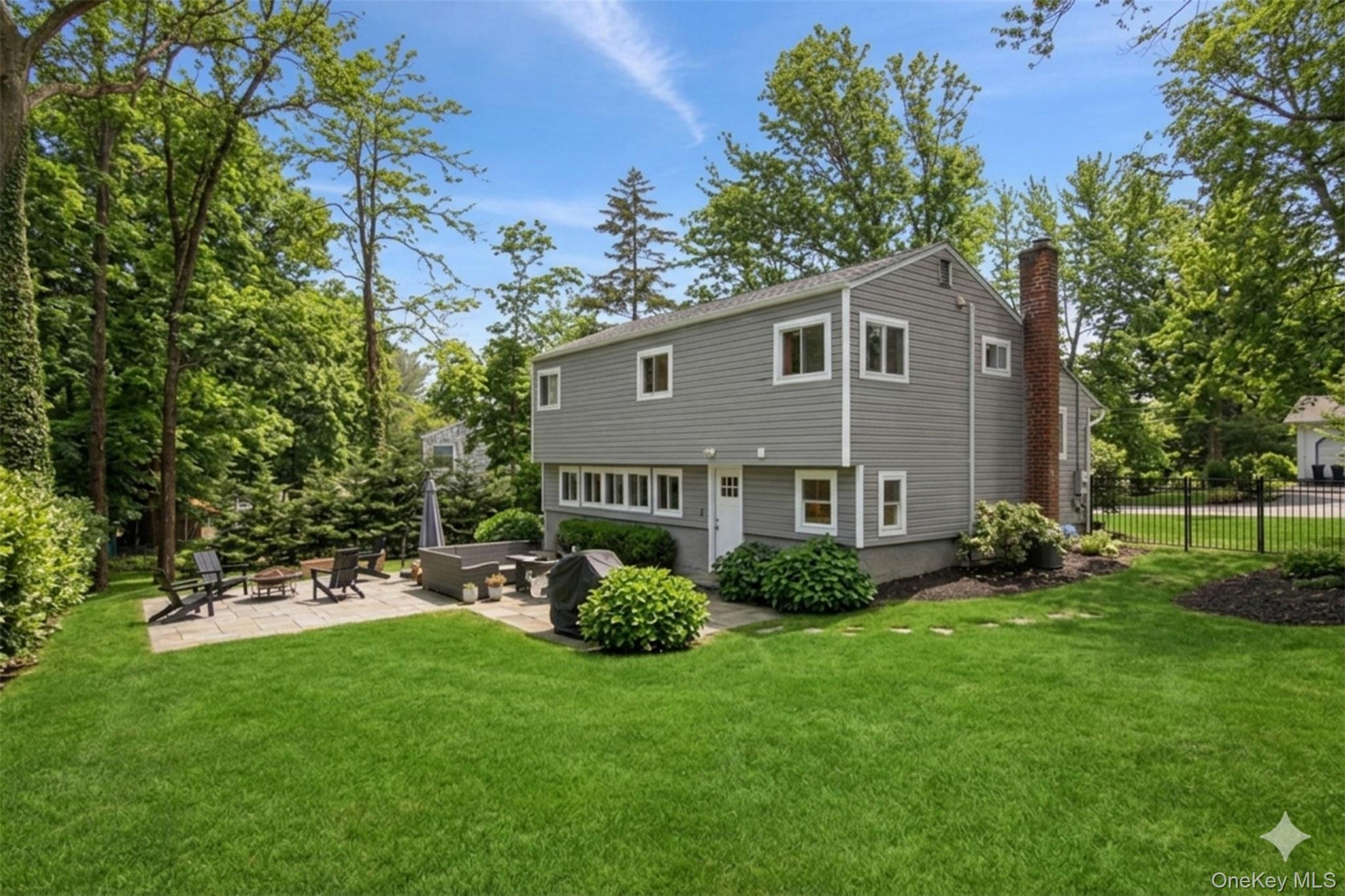 23 Gay Lore Drive, Huntington, NY 11743