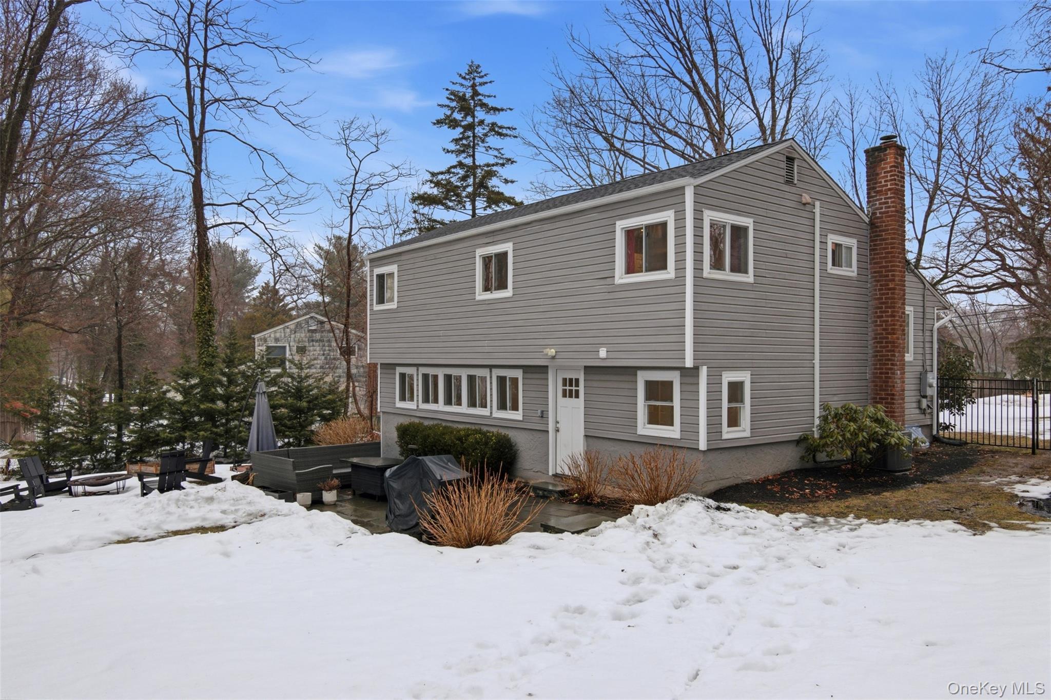 23 Gay Lore Drive, Huntington, NY 11743