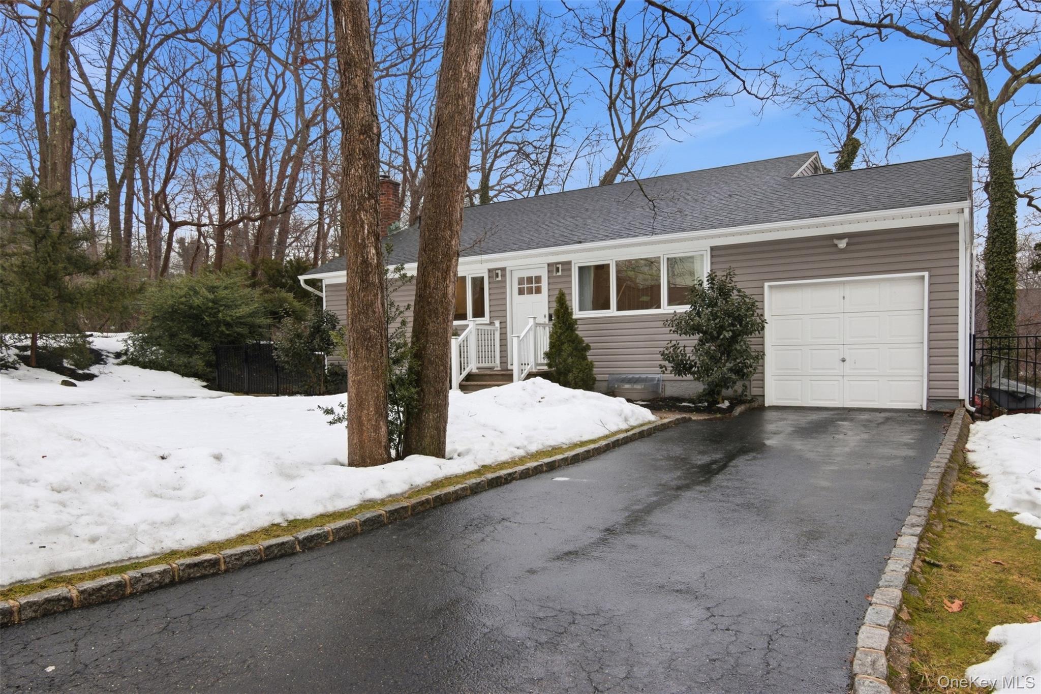 23 Gay Lore Drive, Huntington, NY 11743