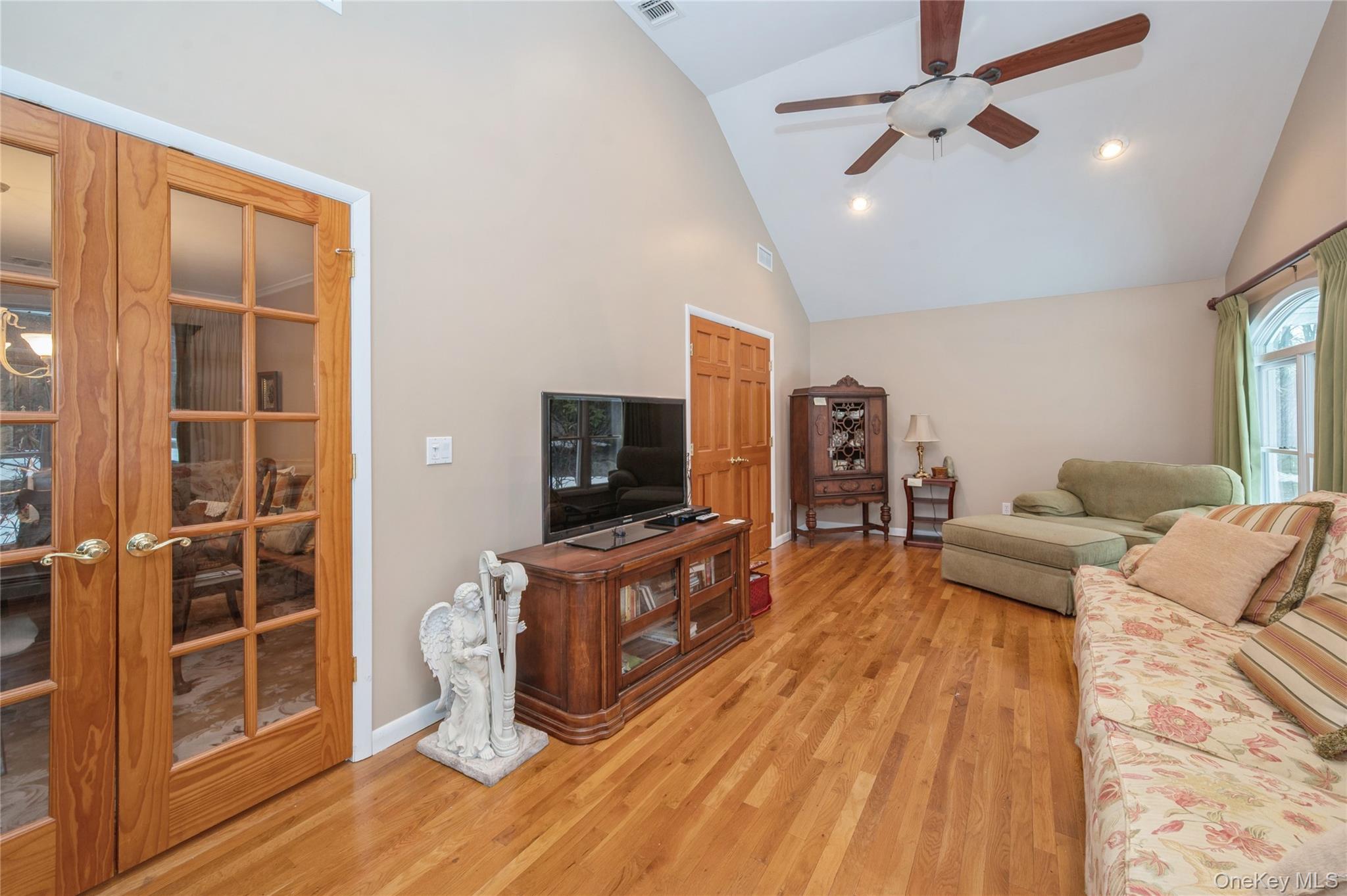 9 Elm Lane, Stony Brook, NY 11790