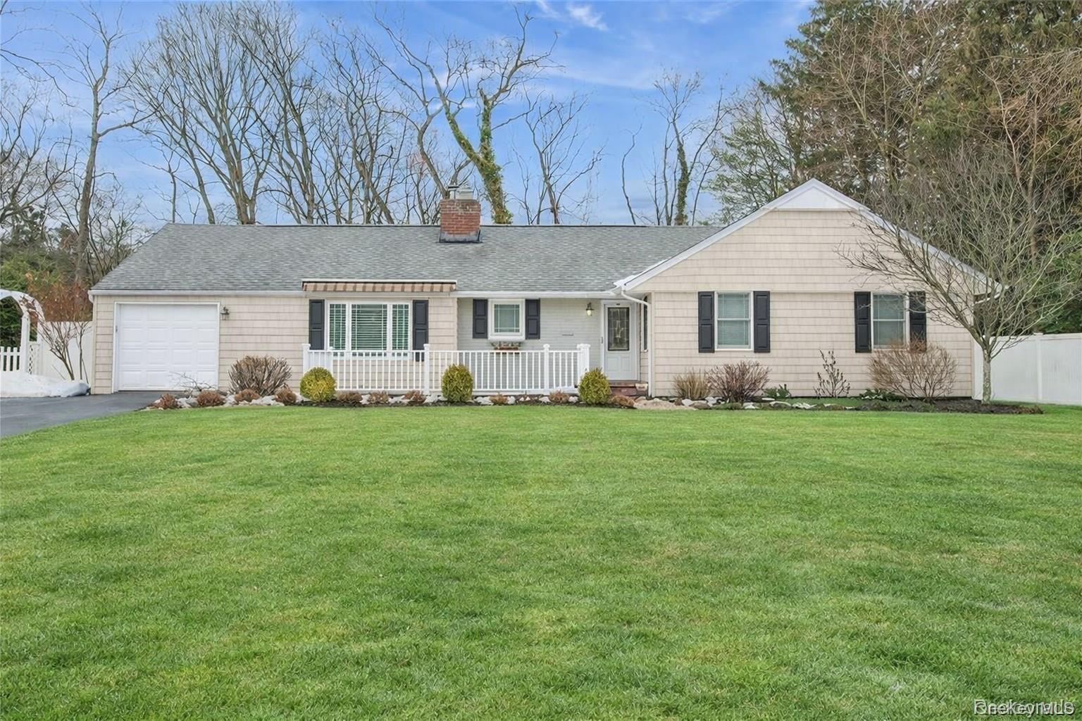 9 Elm Lane, Stony Brook, NY 11790