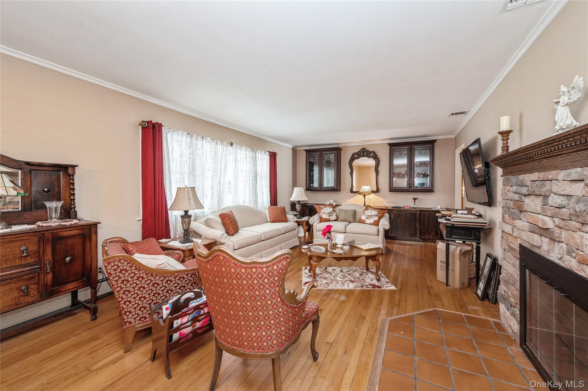 9 Elm Lane, Stony Brook, NY 11790