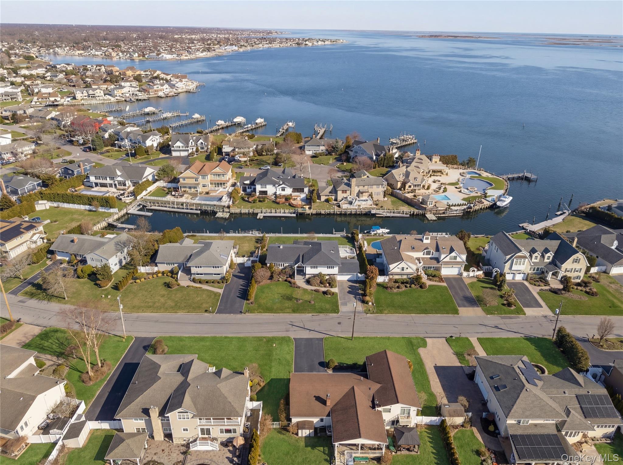 14 Club Drive, Massapequa, NY 11758