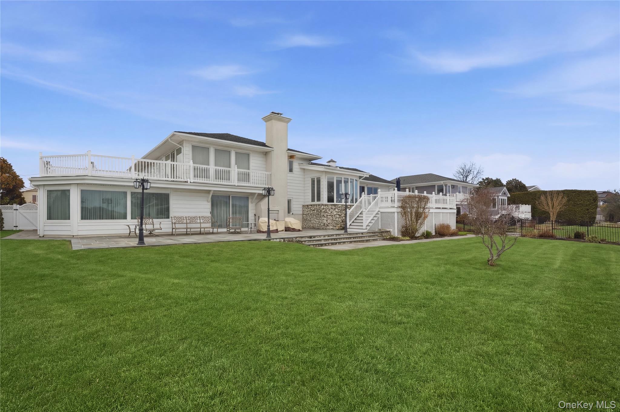 14 Club Drive, Massapequa, NY 11758