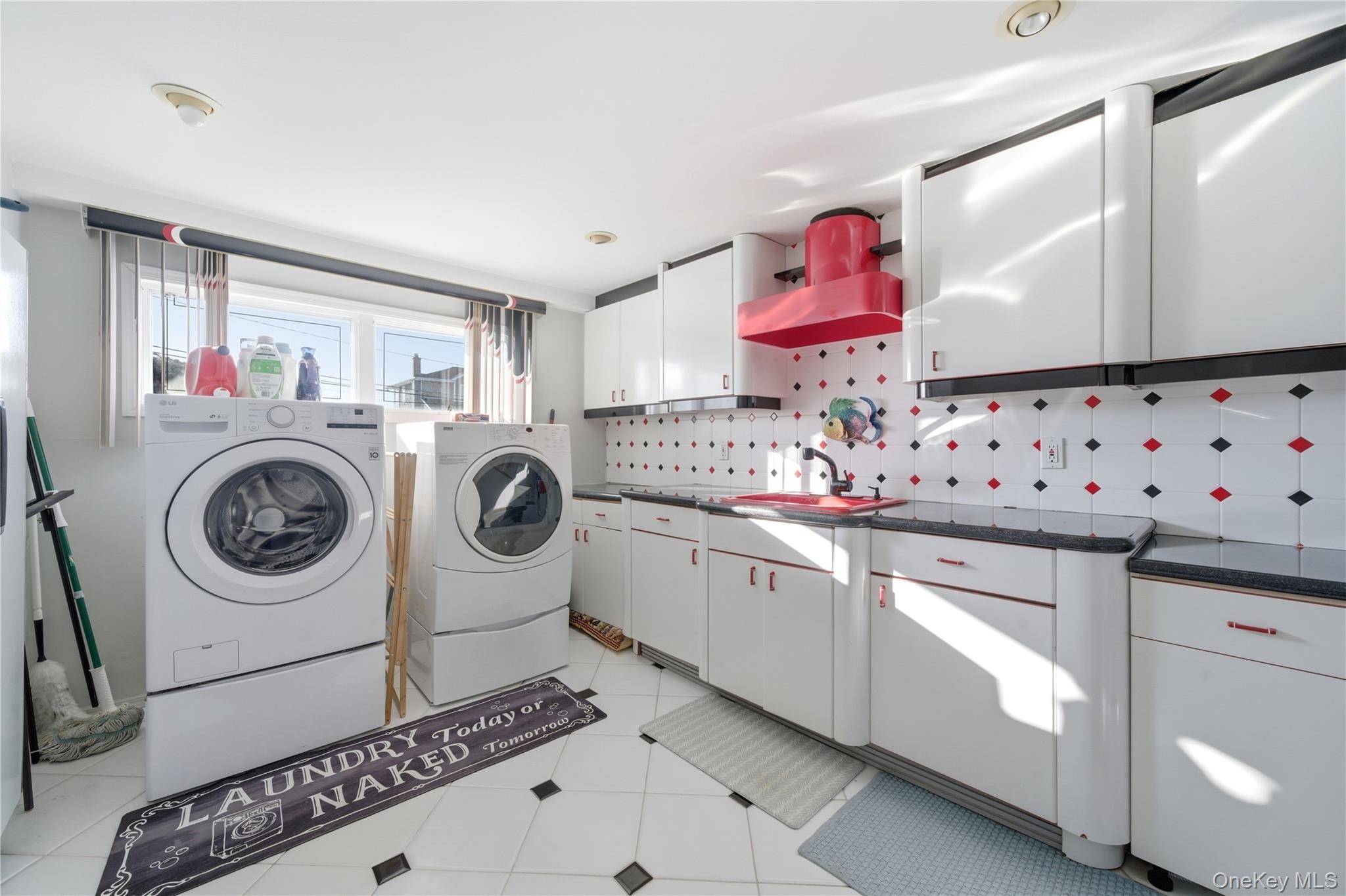 14 Club Drive, Massapequa, NY 11758