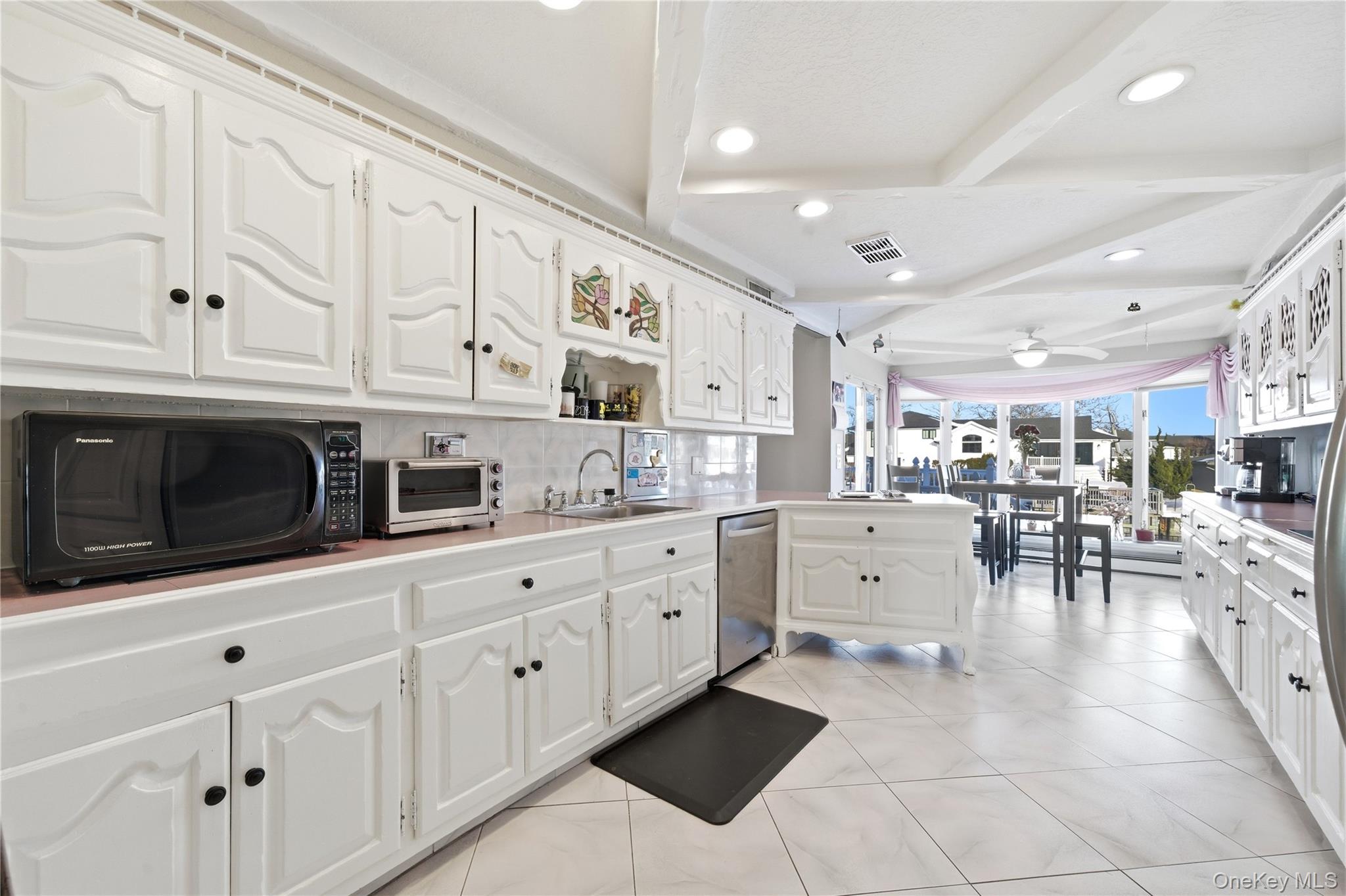 14 Club Drive, Massapequa, NY 11758