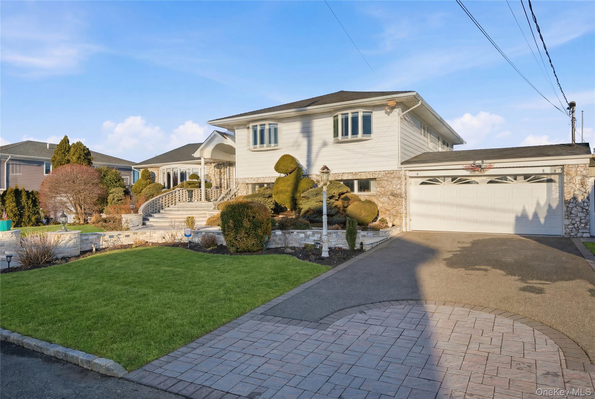 14 Club Drive, Massapequa, NY 11758