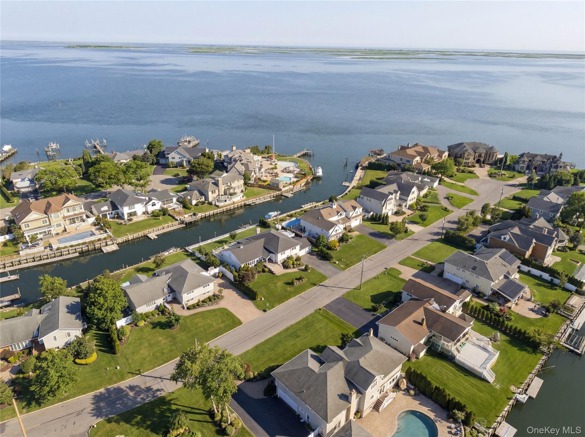 14 Club Drive, Massapequa, NY 11758