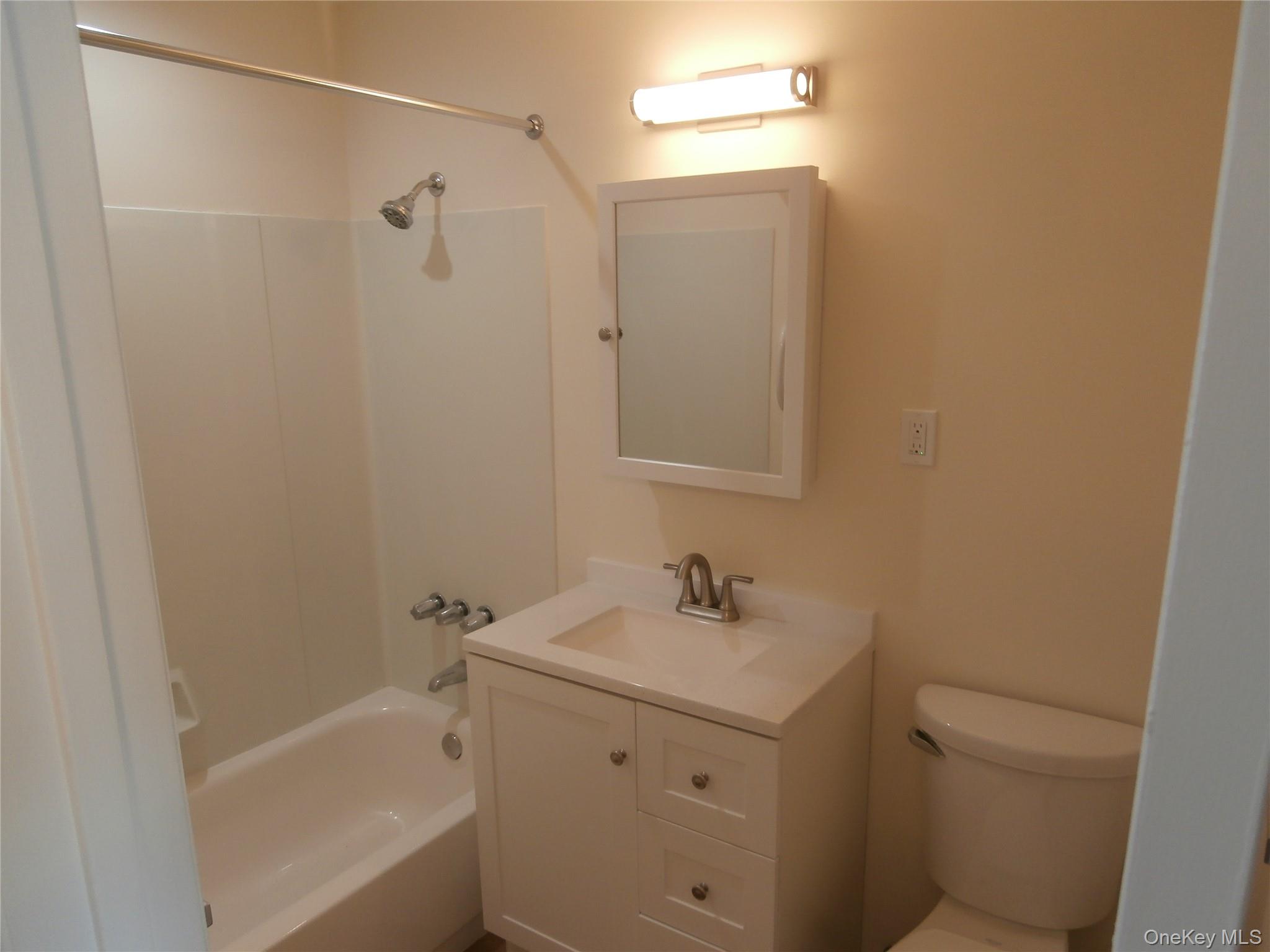 1000 9th Street # #D30, Greenport, NY 11944