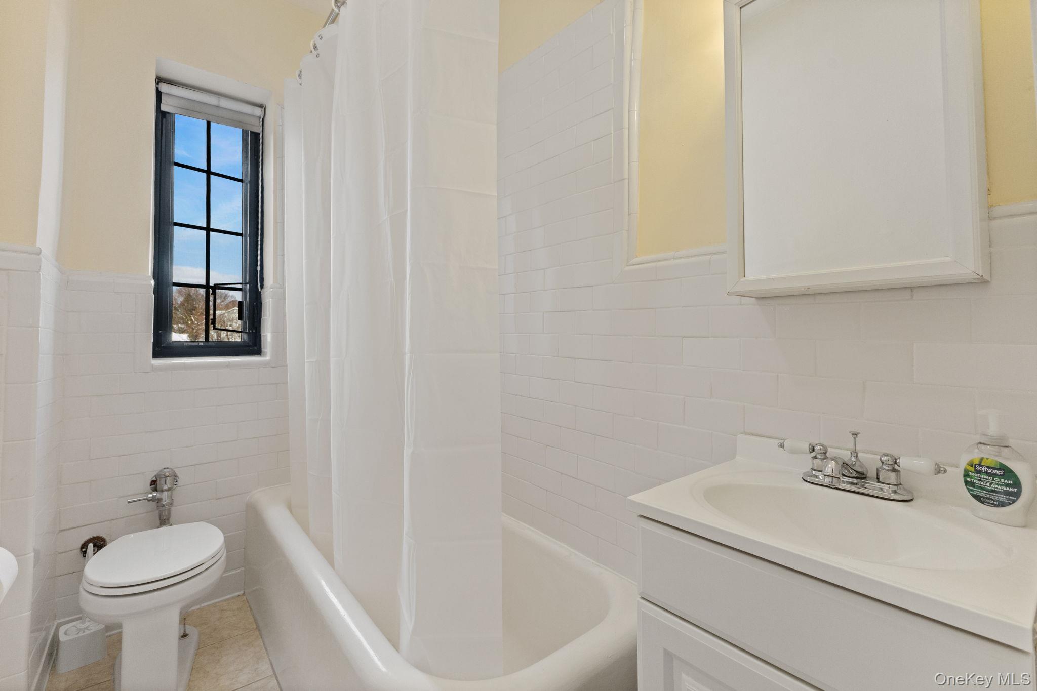 45 Pondfield Road W # 6E, Bronxville, NY 10708