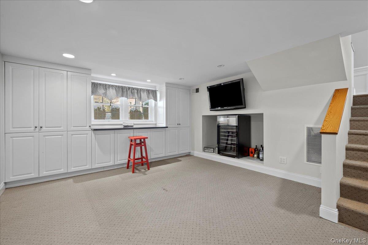 299 STRATTON Road, New Rochelle, NY 10804