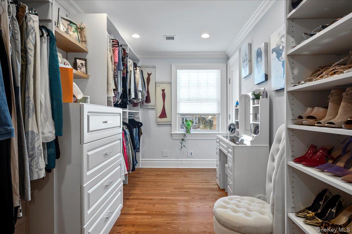 299 STRATTON Road, New Rochelle, NY 10804