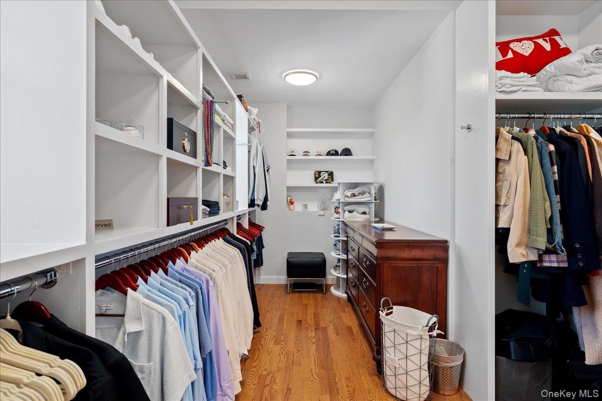 299 STRATTON Road, New Rochelle, NY 10804