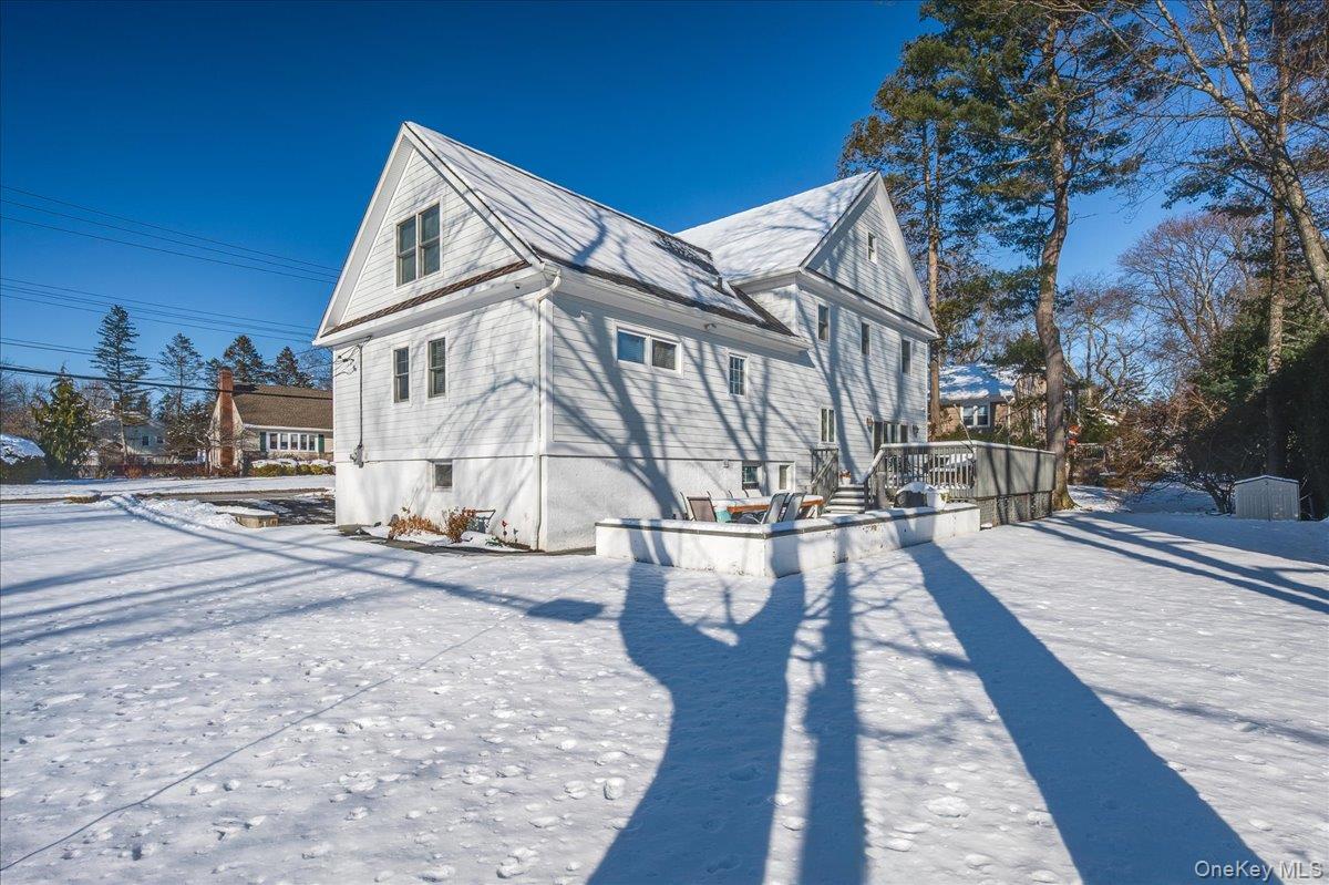 299 STRATTON Road, New Rochelle, NY 10804