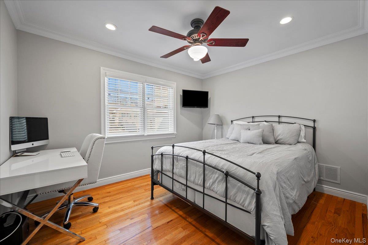 299 STRATTON Road, New Rochelle, NY 10804