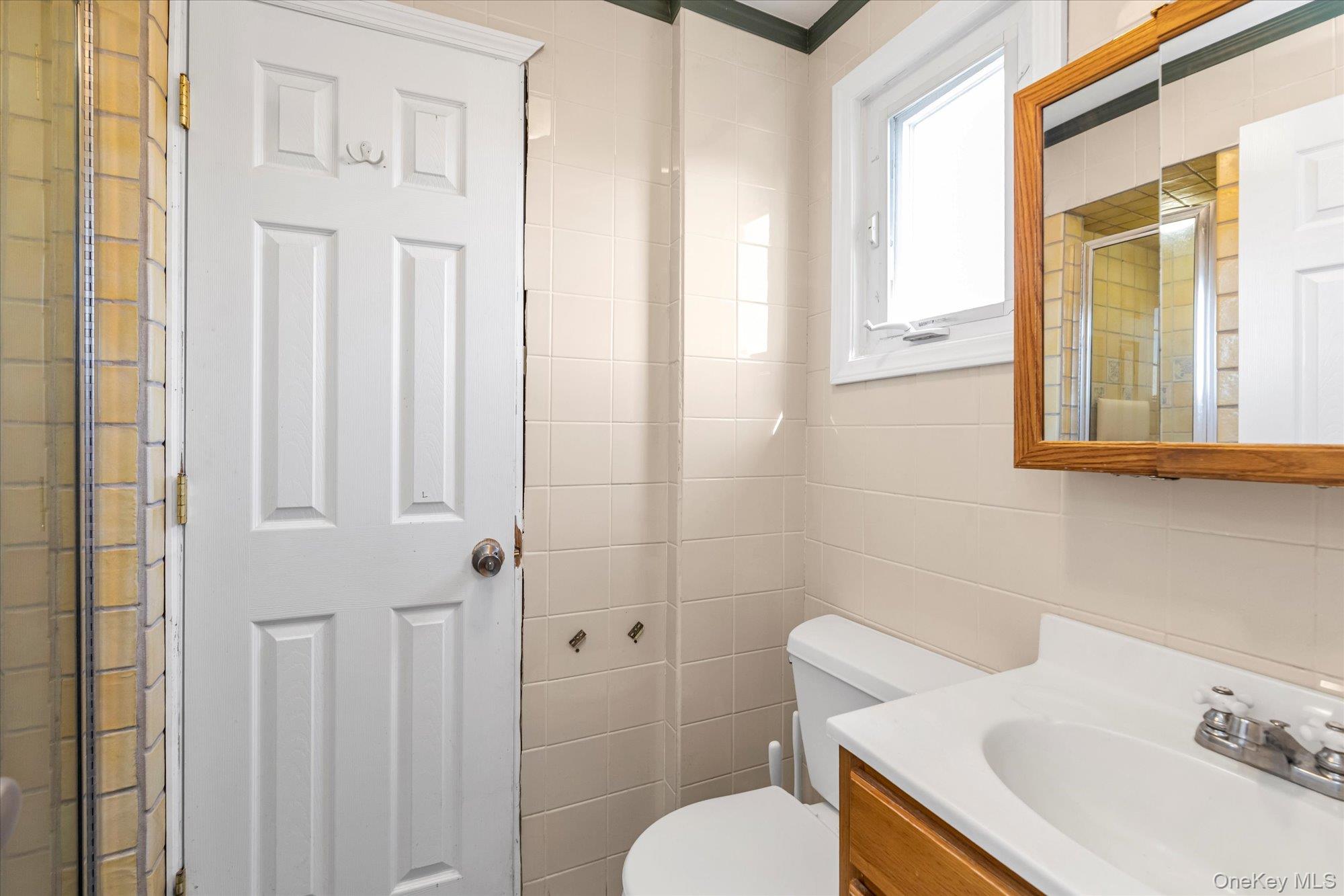 528 Carpenter Avenue, Oceanside, NY 11572