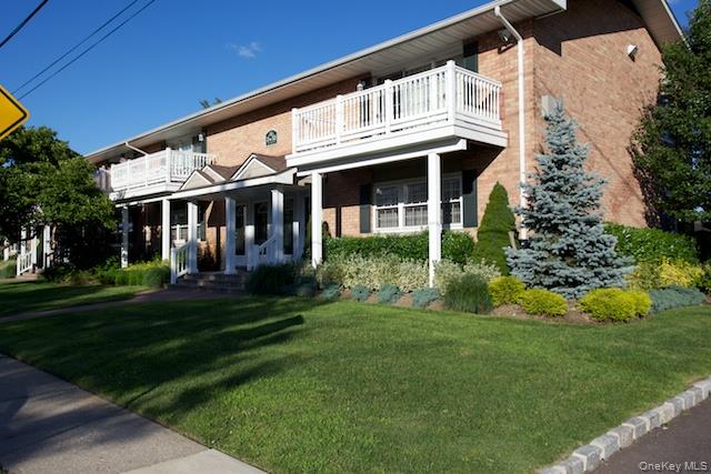 89 Claire Court # 89, West Babylon, NY 11704