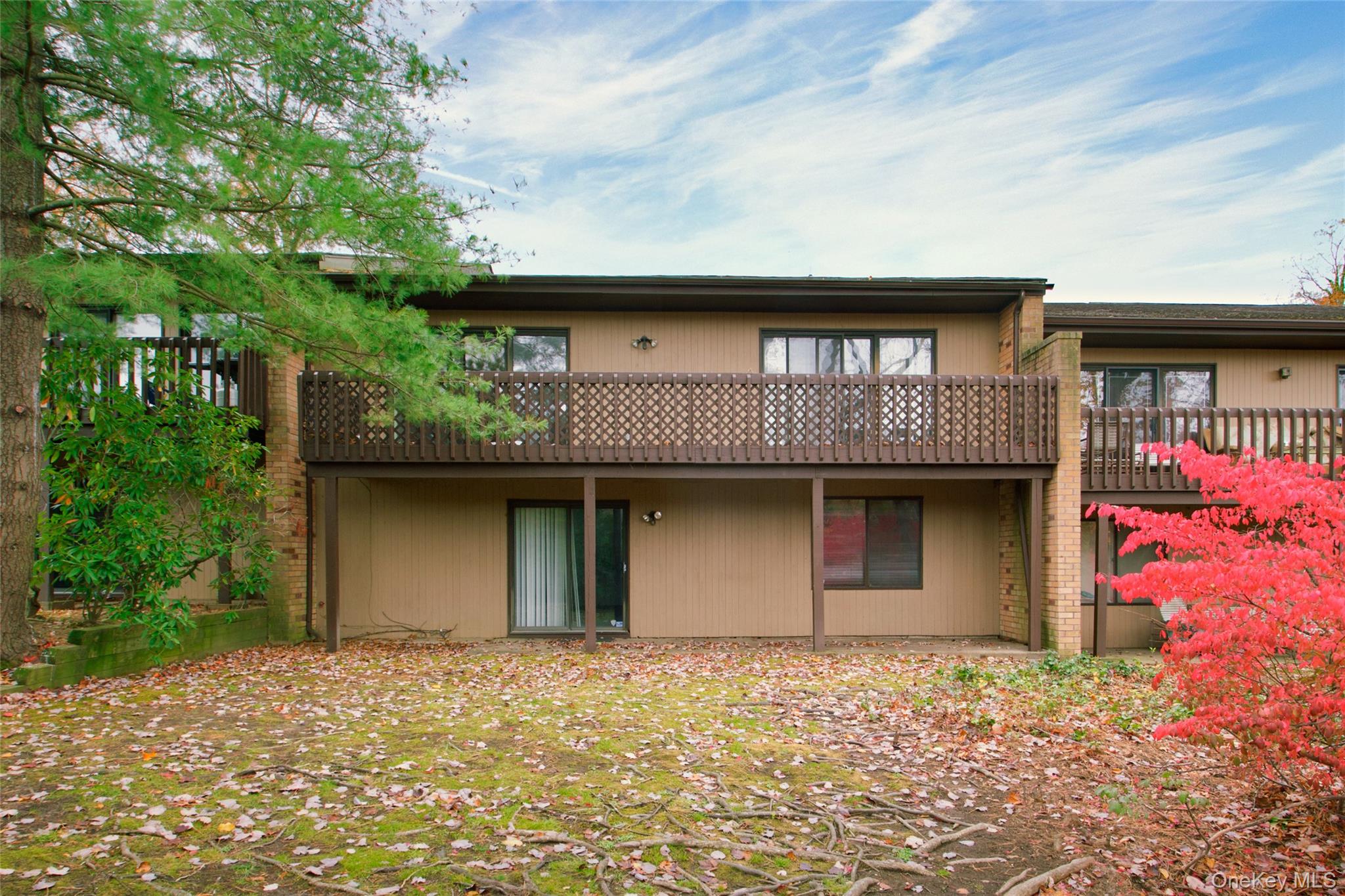 29 Woodland Drive, Roslyn, NY 11576