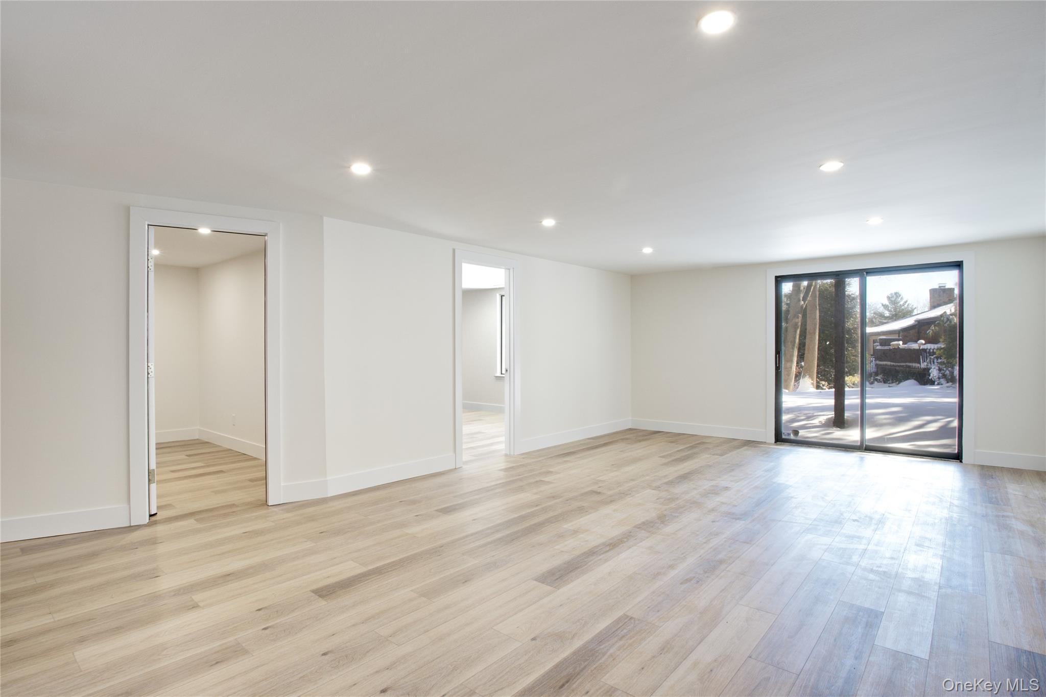 29 Woodland Drive, Roslyn, NY 11576