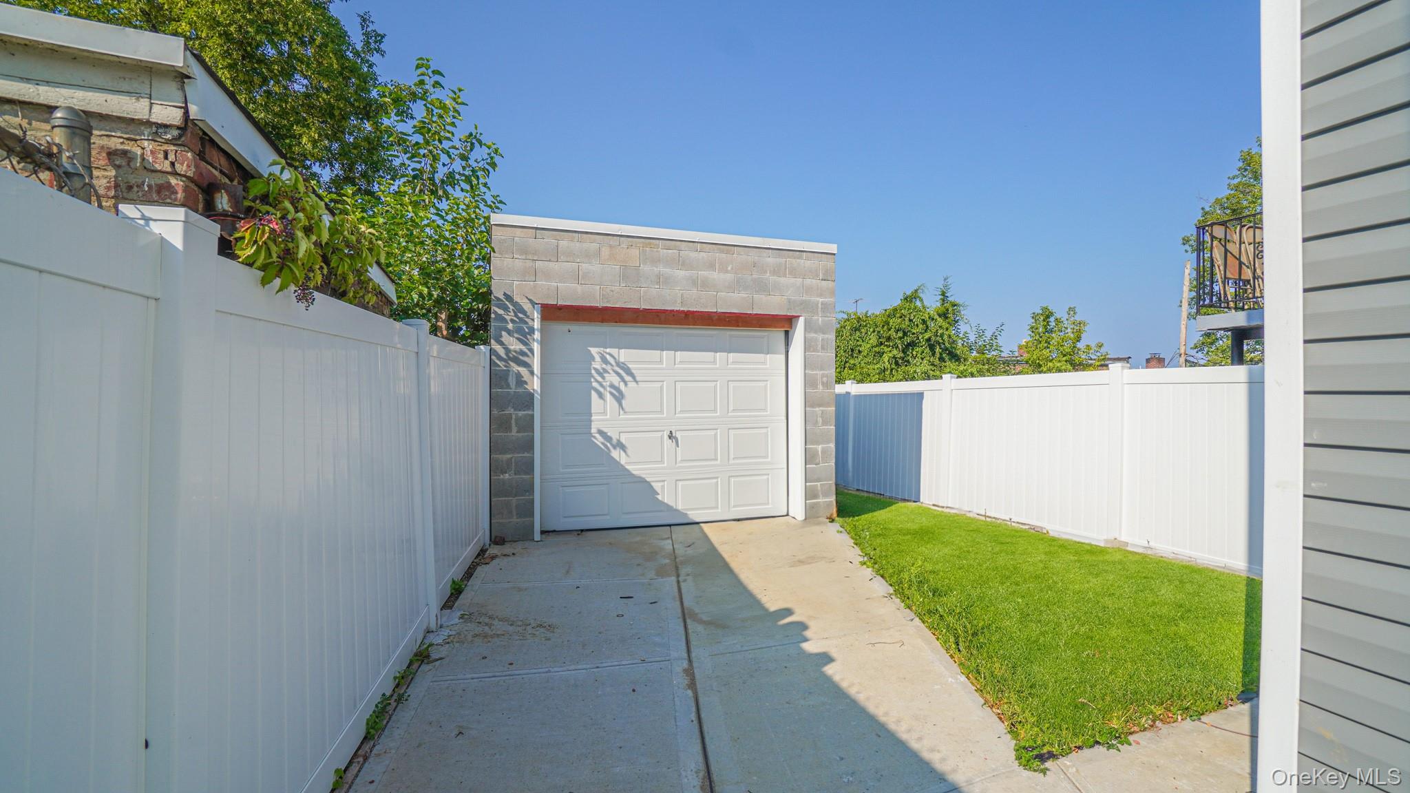 1011 E 221st Street, Bronx, NY 10469