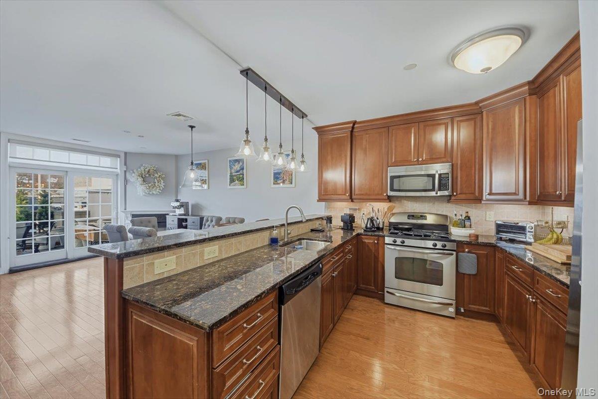 100 Sheldrake Place # 2, Mamaroneck, NY 10543