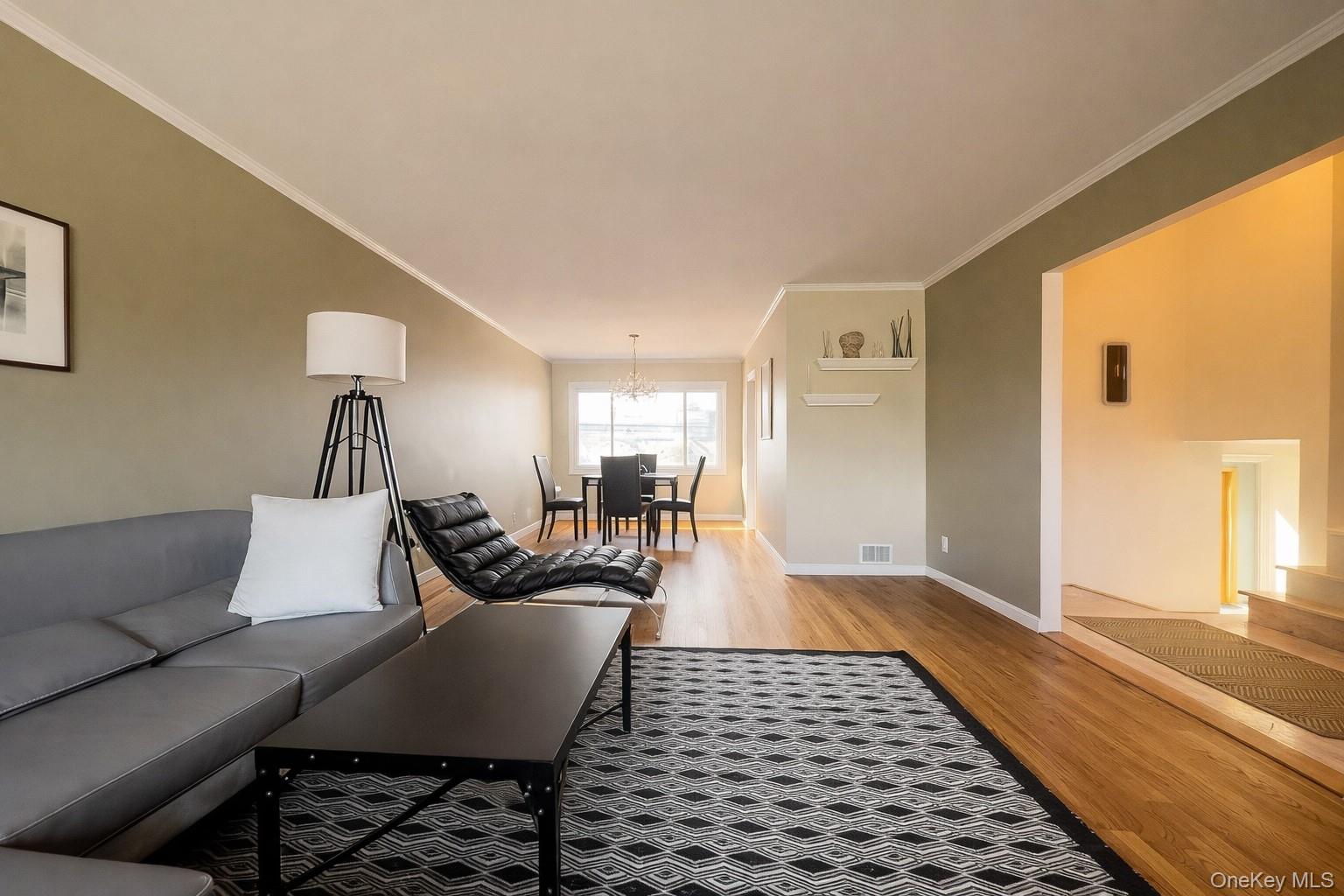 24 Willets Avenue, Syosset, NY 11791