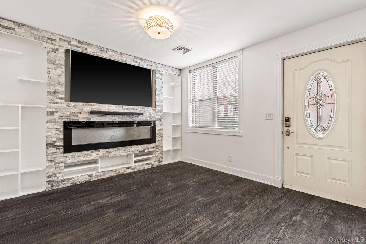 233 Sunset Boulevard # 9233F, Bronx, NY 10473