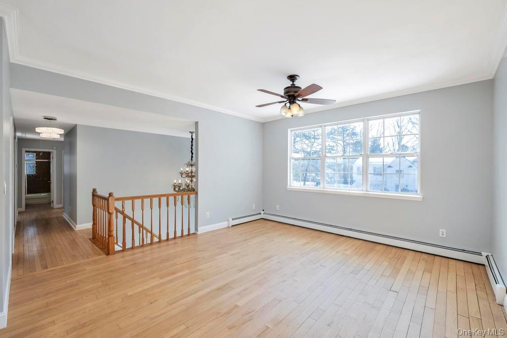 1 Vinyard Way, Coram, NY 11727