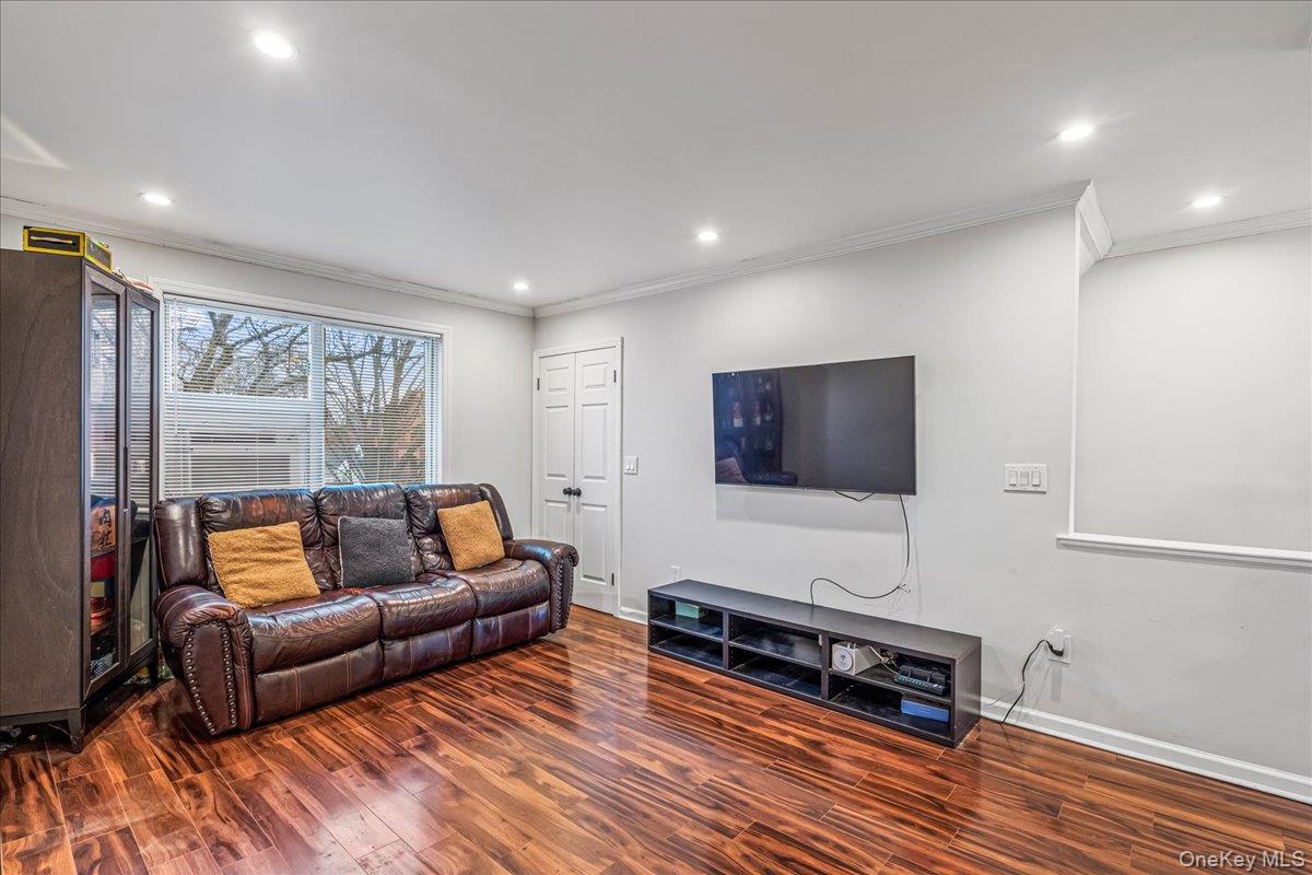 67-11 Bell Boulevard # 2, Bayside, NY 11364