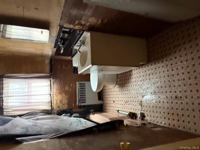 48 Cliff Avenue, Hempstead, NY 11550