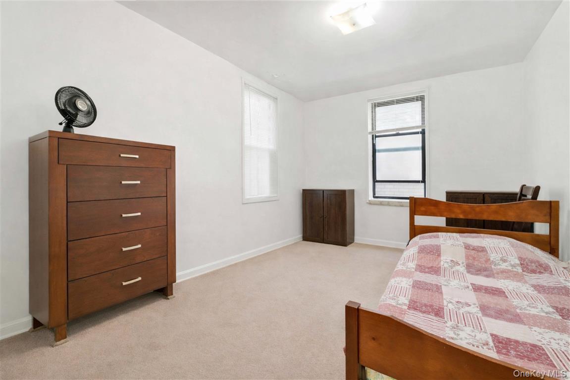 141-05 Pershing Crescent # 516, Briarwood, NY 11435