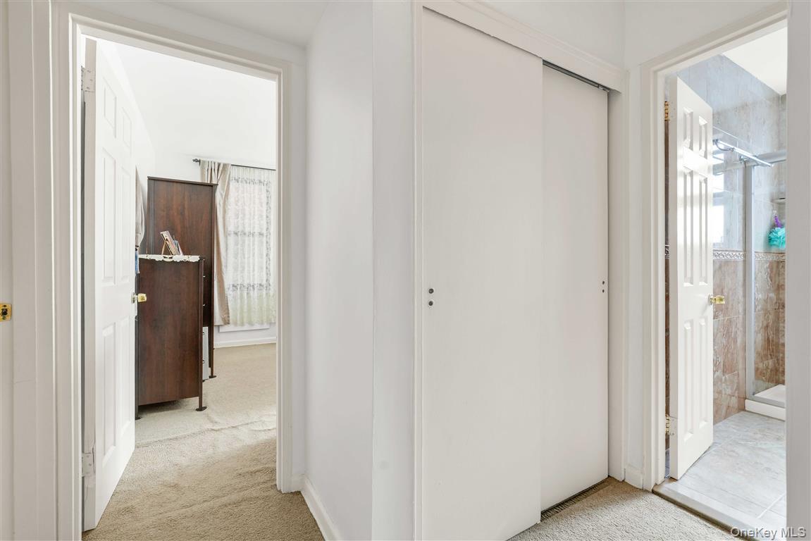 141-05 Pershing Crescent # 516, Briarwood, NY 11435