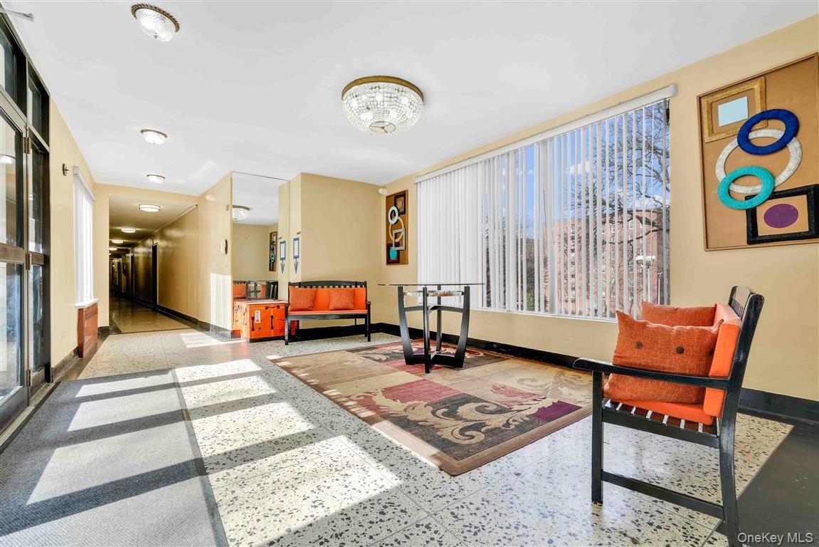 141-05 Pershing Crescent # 516, Briarwood, NY 11435