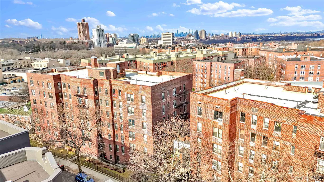 141-05 Pershing Crescent # 516, Briarwood, NY 11435