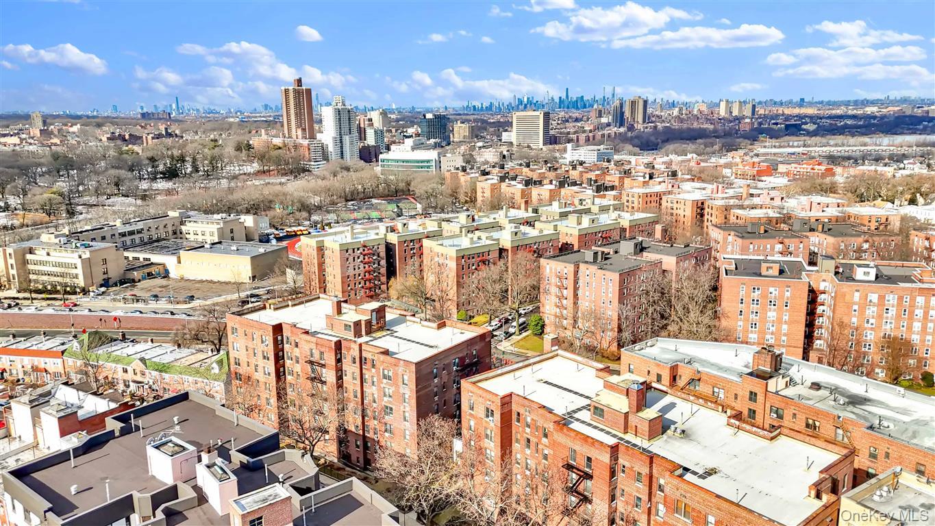 141-05 Pershing Crescent # 516, Briarwood, NY 11435