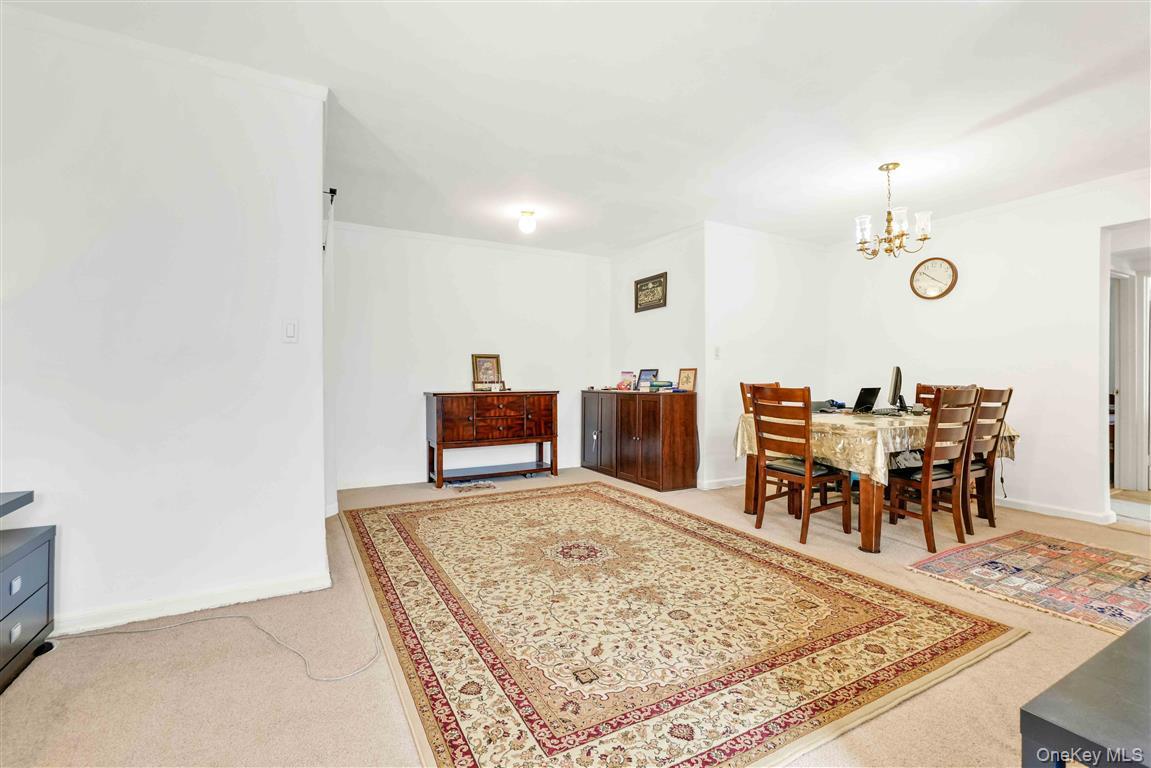 141-05 Pershing Crescent # 516, Briarwood, NY 11435