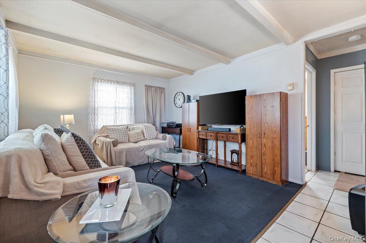 122 Balsam Lane, Levittown, NY 11756