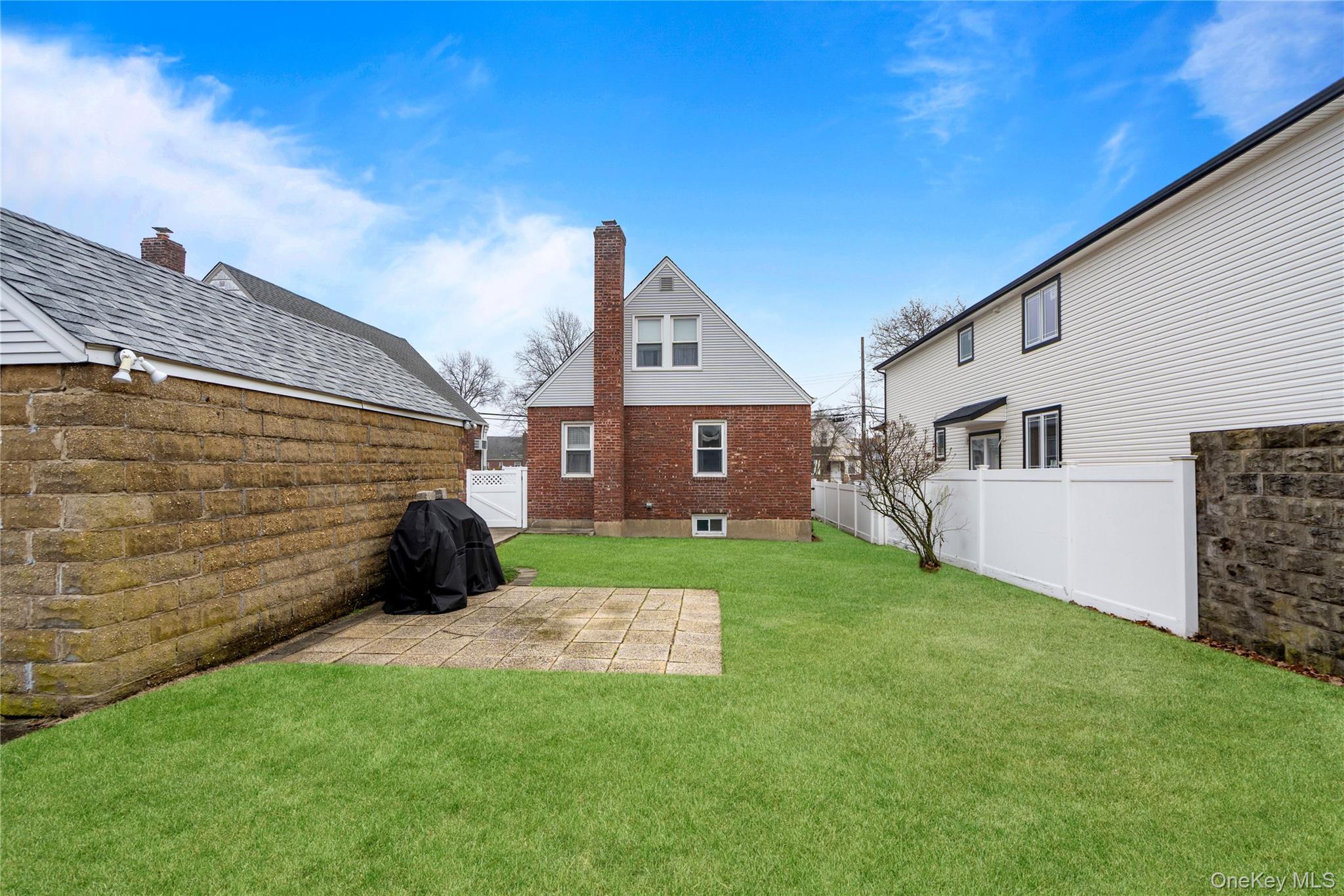 19 William Street, Valley Stream, NY 11580