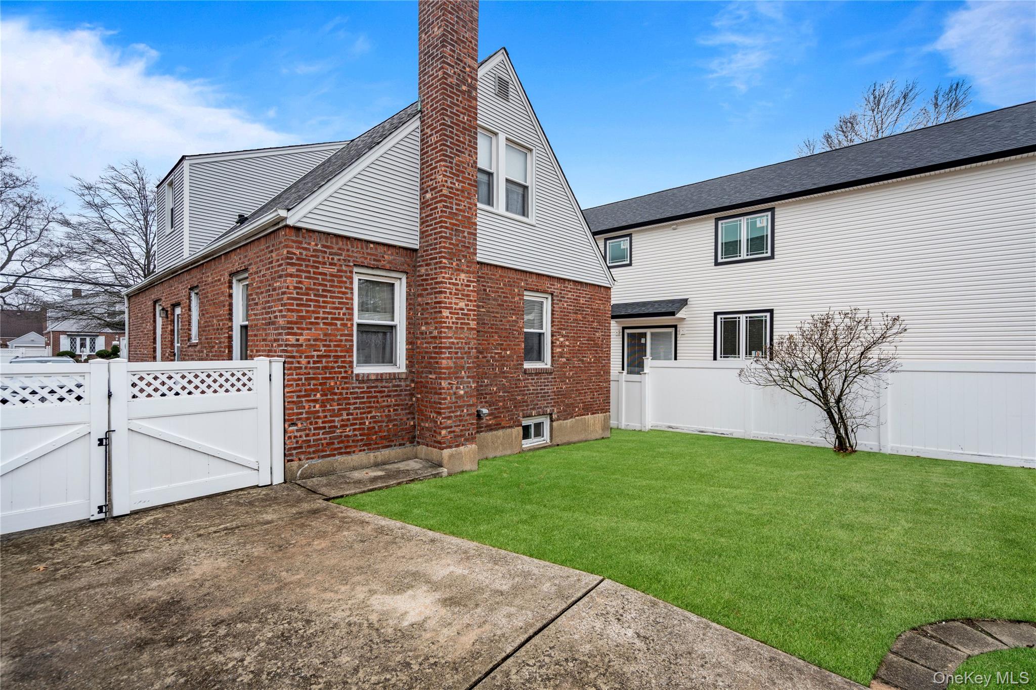 19 William Street, Valley Stream, NY 11580