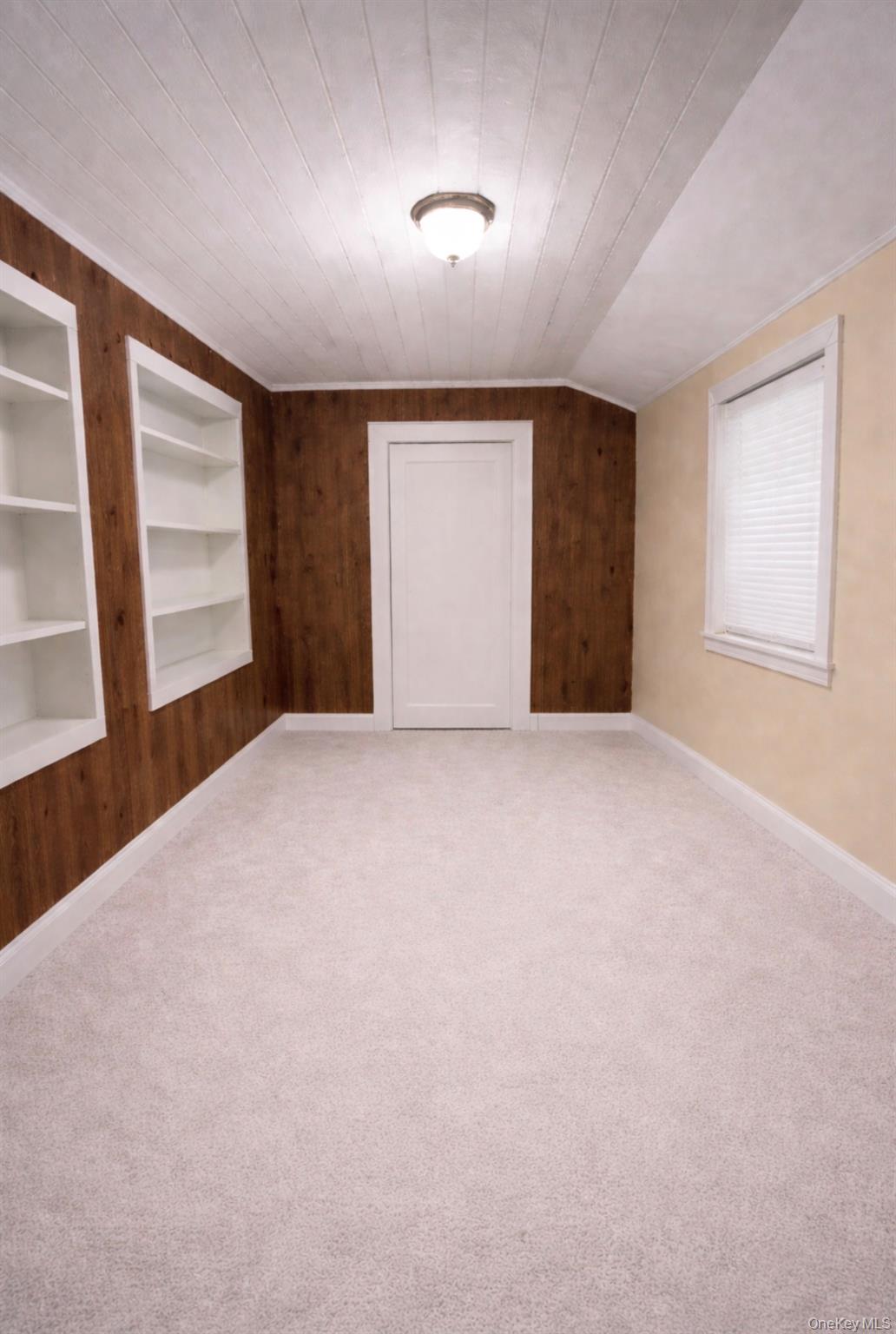 Lindenhurst, NY 11757